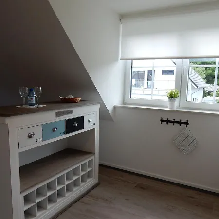 Apartment Landidyll - Ferienwohnung Mit Garten *