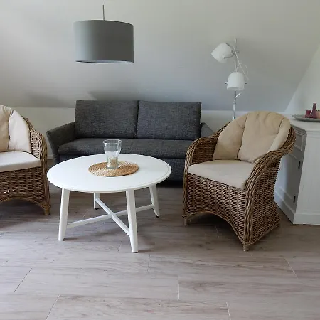 Landidyll - Ferienwohnung Mit Garten * Lubeck